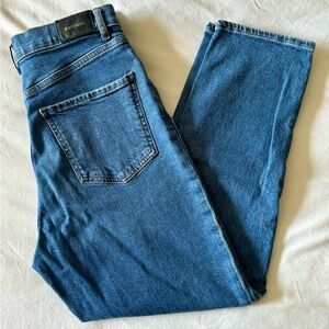 Express | Super High Rise Mom Jeans | 6R |  Medium Wash